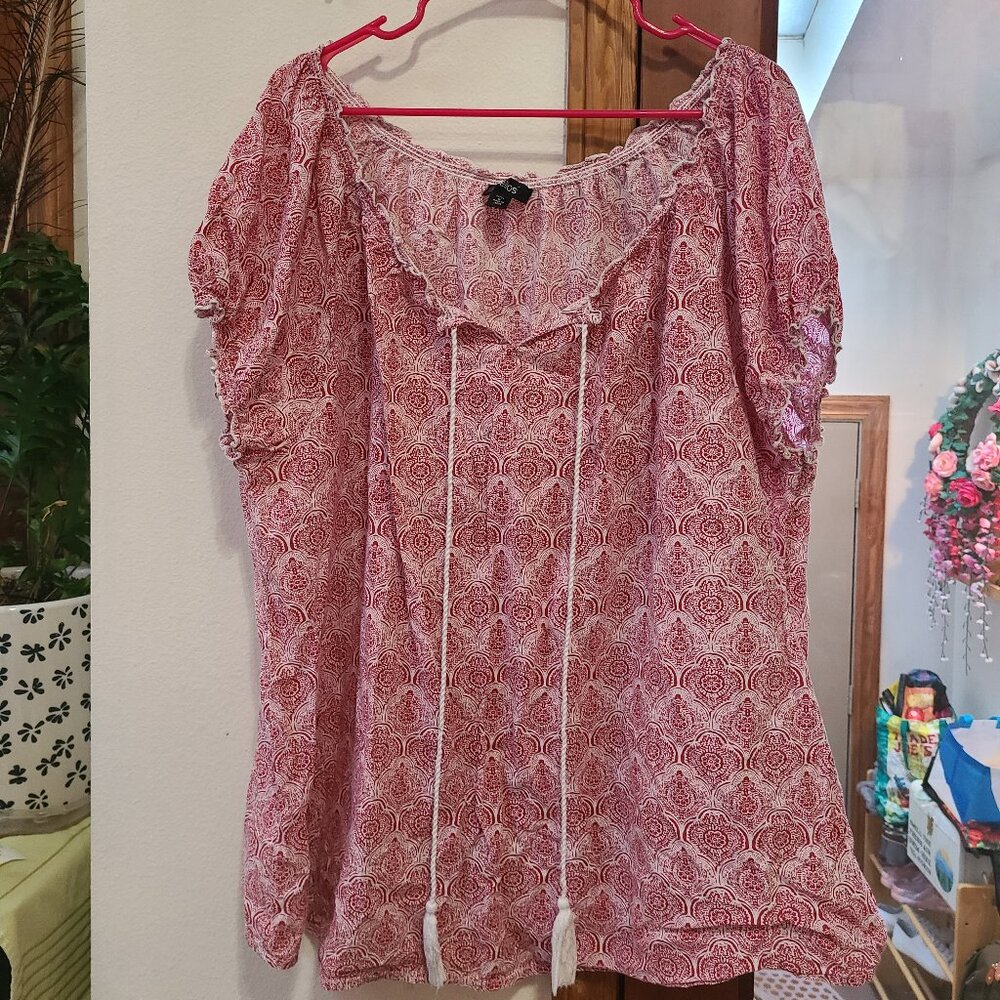 Ellos Red and White Paisley Demask Women's Peasant Blouse with White Tassels